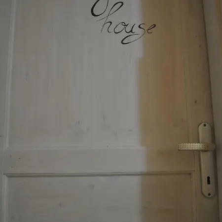 Nyaraló Ernest Mary House *