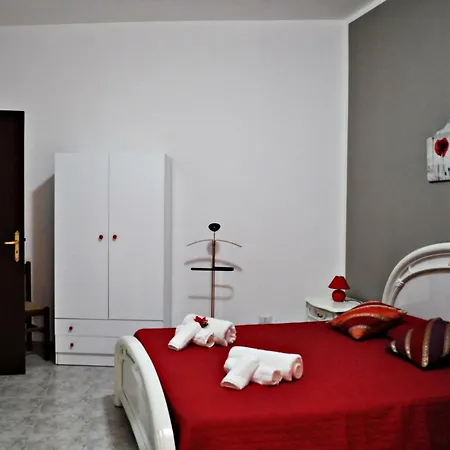 Ernest Mary House Dom wakacyjny Cefalù